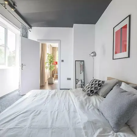 Best Location| Quiet & Spacious | Two Bedrooms Apartment *